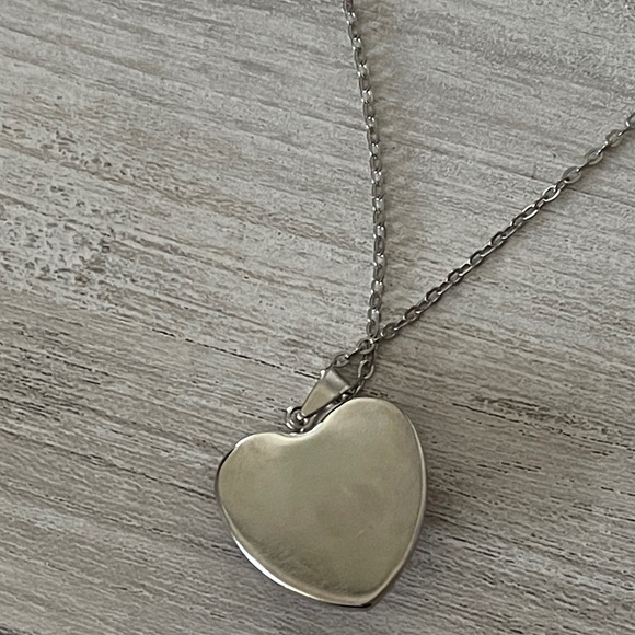 Heart-Shaped Silver Photo Pendant Necklace Young Katy Perry - Picture 8 of 8